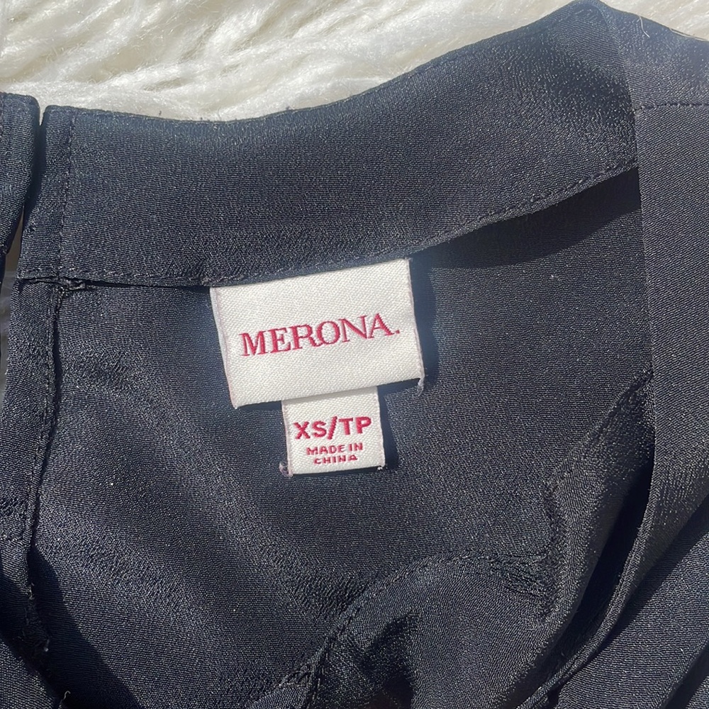 Black sleeveless work blouse - Picture 2 of 2